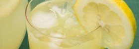 Stevia Lemonade Recipe HCG Phase 2 Glass of Stevia Lemonade with lemon slice in glass